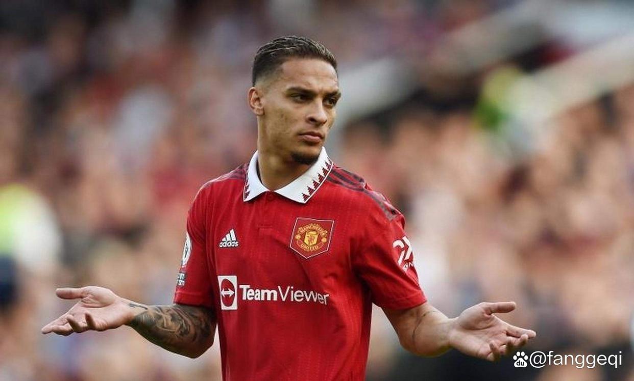 姆贝莫加盟曼联，身披19号球衣的简单介绍