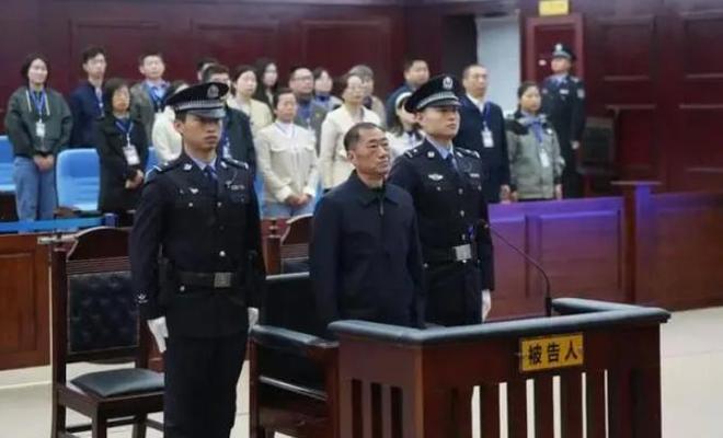足坛反腐涉案高层全部获刑：陈戌源无期李铁被判20年的简单介绍  第2张