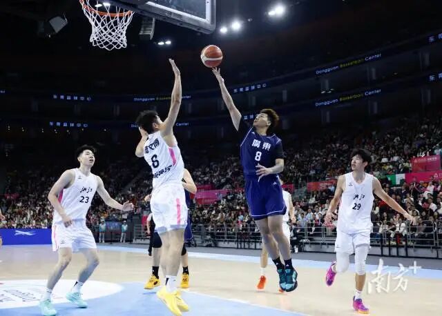 关于强度拉满！广东男篮分享队员全场5v5训练片段的信息