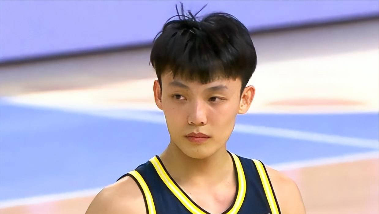 包含徐杰11分王少杰遭驱逐张宁缺阵广东擒山西开季7连胜的词条