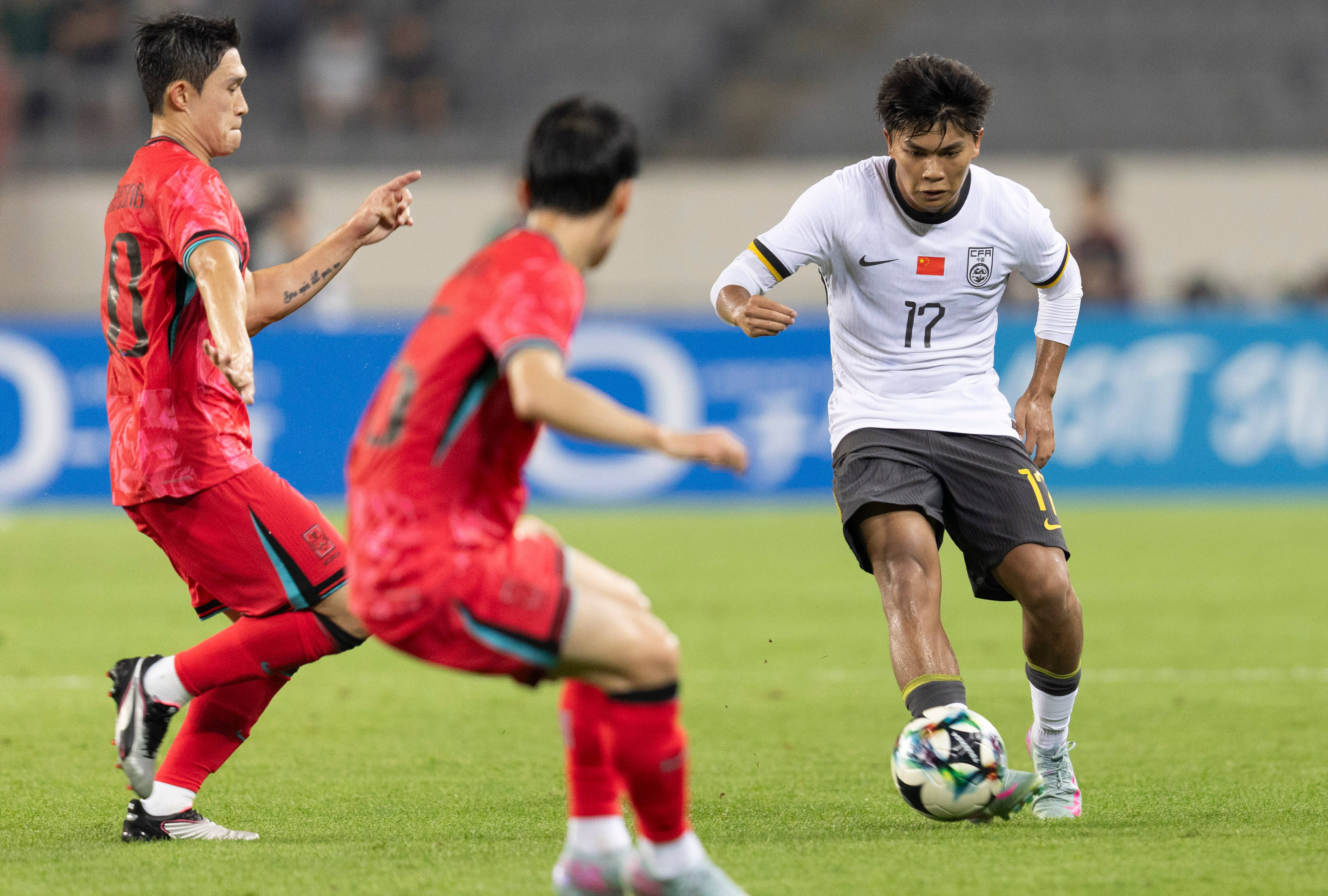 0-0！国足遗憾丢冠！中国女足1胜2平结束东亚杯，尴尬延续3大纪录的简单介绍