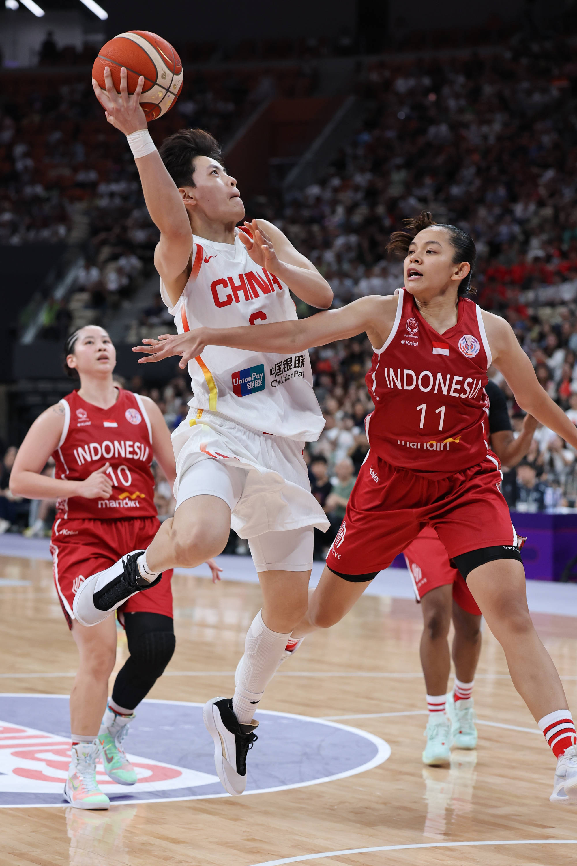 亚洲杯-中国女篮34分狂胜新西兰小组头名晋级4强