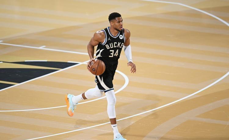 NBA官网公布新赛季东部前十球员字母哥居首