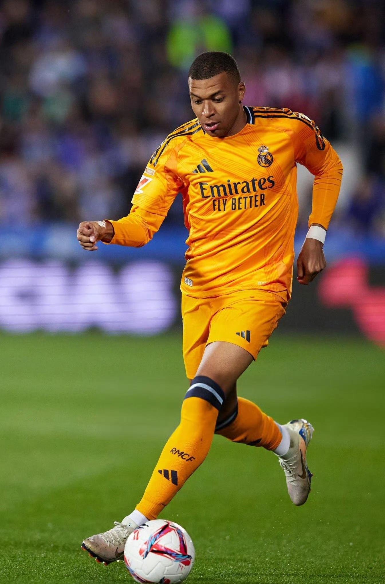 皇马新赛季的关键调整：双边翼卫特色鲜明，给姆巴佩“降压”帮手的简单介绍