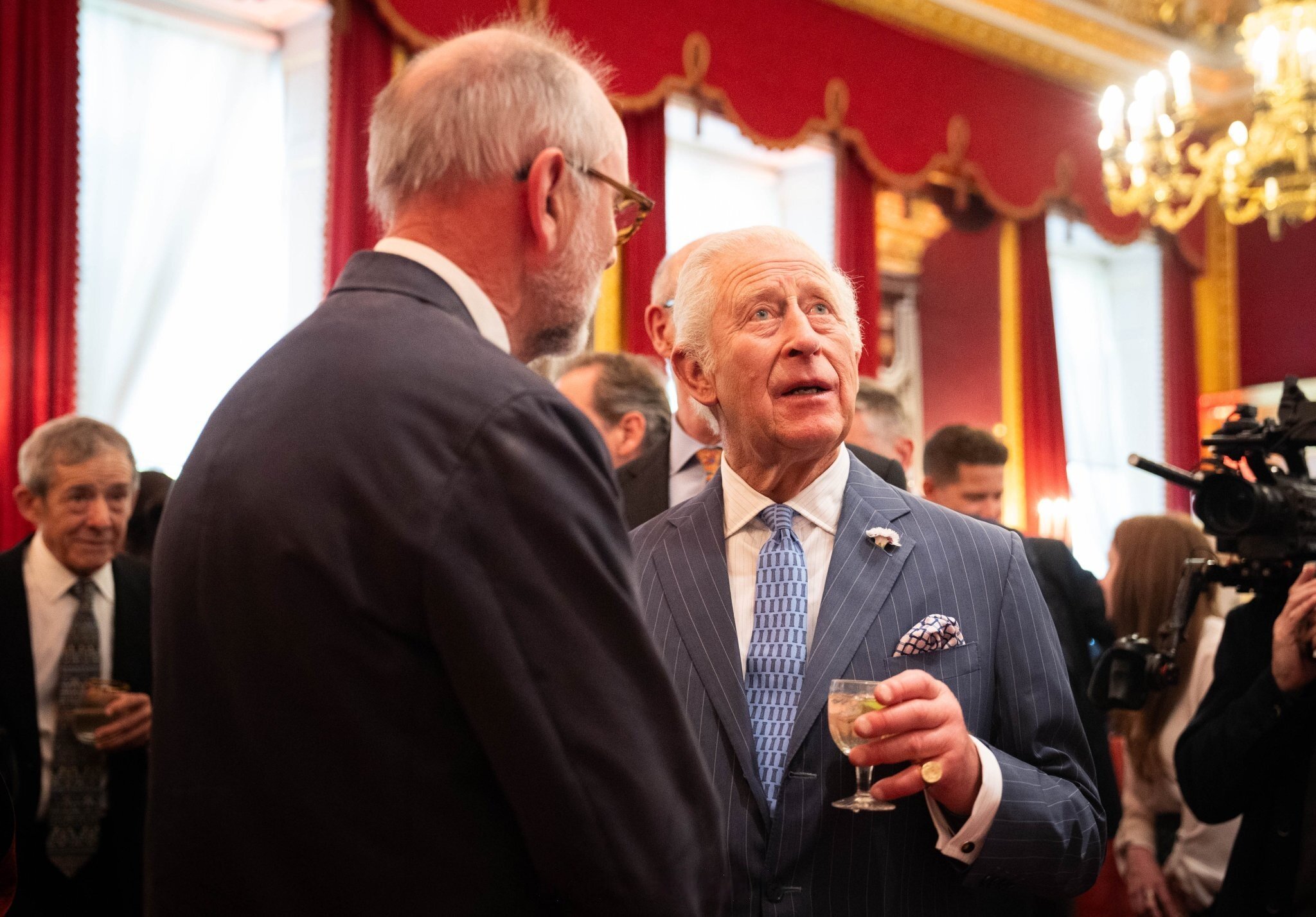 切尔西正与10个品牌洽谈每年6000万镑的长期的简单介绍