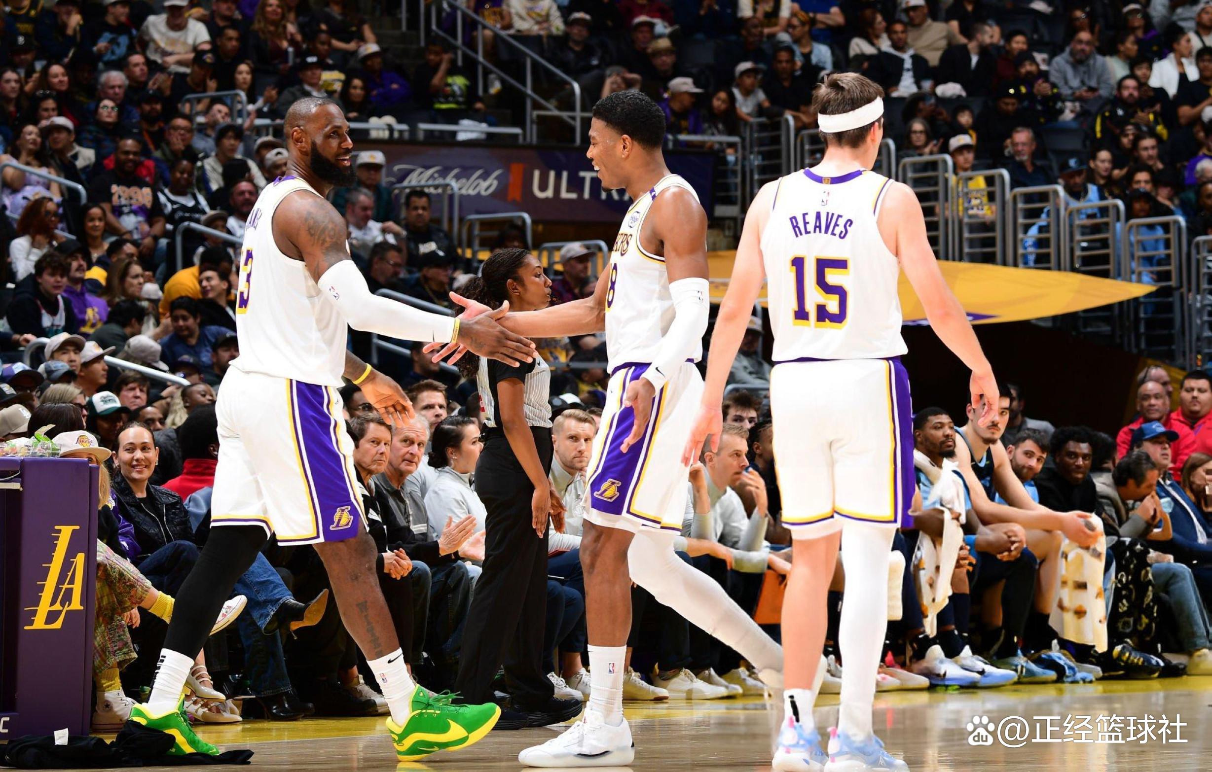 包含东契奇豪取30+5+11詹姆斯表现低迷湖人主场惨遭活塞痛击的词条