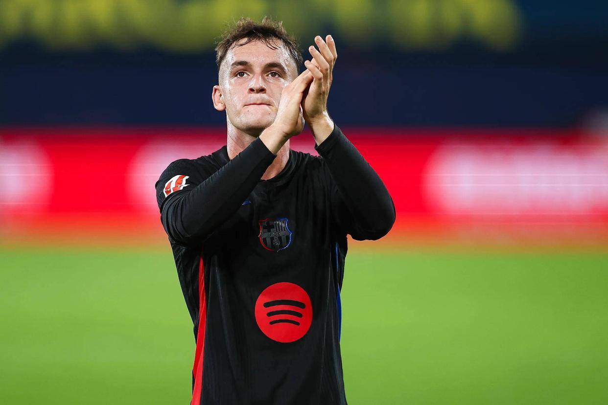 包含再见，巴萨！解约金10亿欧，不在弗里克计划之中，巴萨铁卫寻求离队的词条