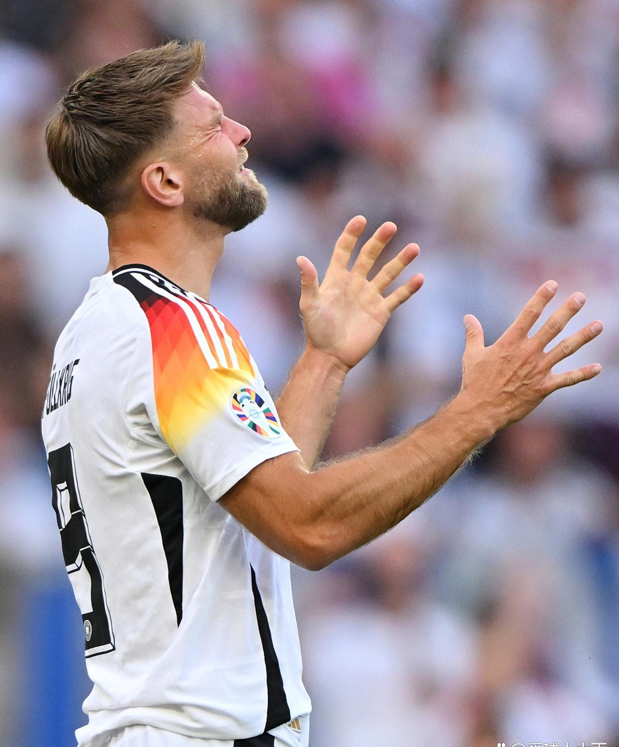 一日意甲动向：迈尼昂这就跟米兰续约，2025最佳阵国米三人入选的简单介绍