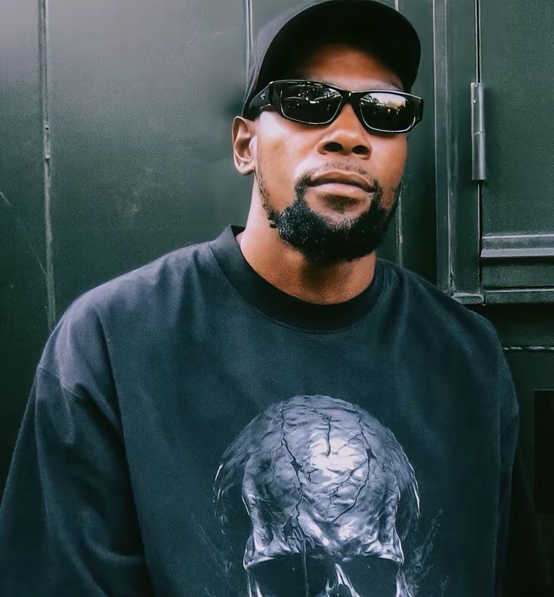 杜兰特22+5+11火箭一节破篮网收获4连胜，汤普森23分申京20+6+6的简单介绍