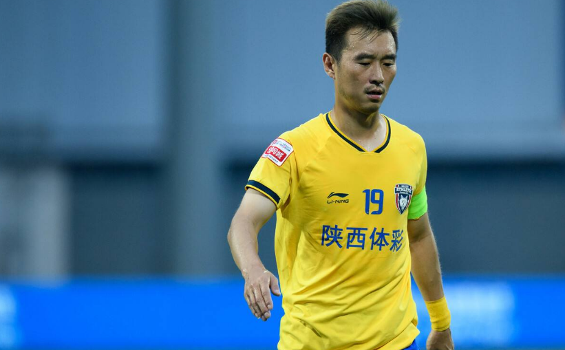 包含98分钟绝杀，1米92高中锋喂饼外援：14分领跑中甲，李的词条