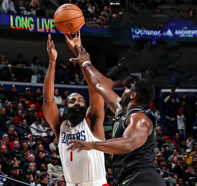 鲍德温全场17中4，三分11中2得到10分7篮板1助攻1抢断2盖帽的简单介绍