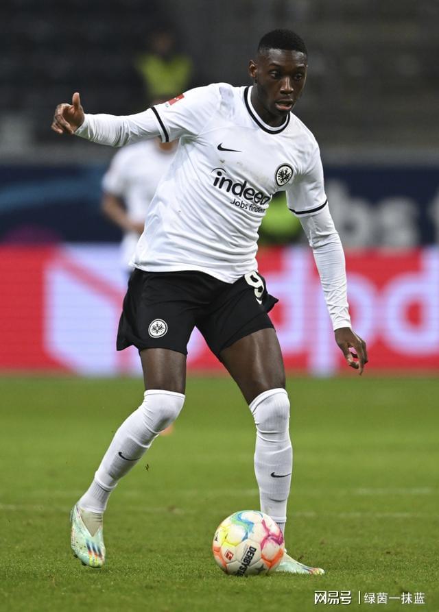 关于巴黎愿意4000万欧出售穆阿尼，尤文负担不起但曼联有意的信息