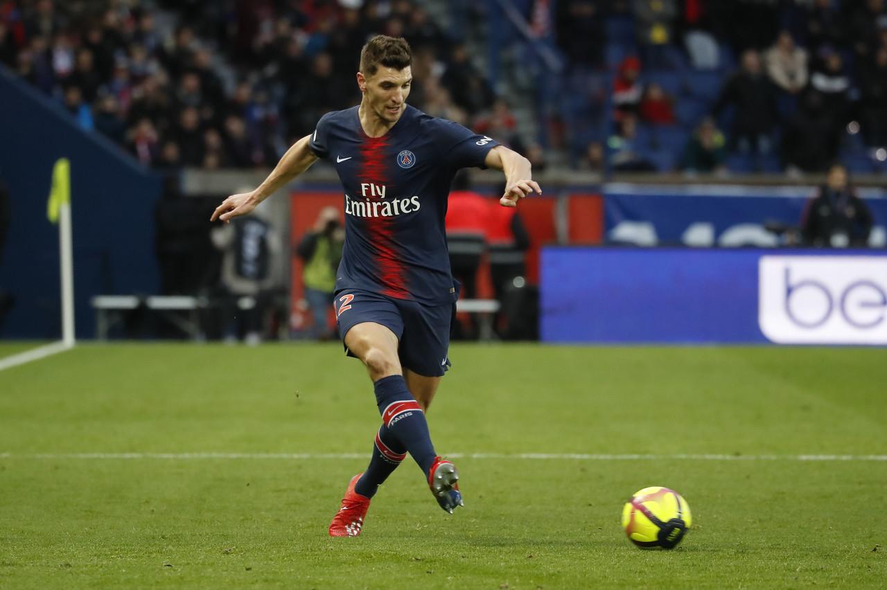 关于巴黎愿意4000万欧出售穆阿尼，尤文负担不起但曼联有意的信息