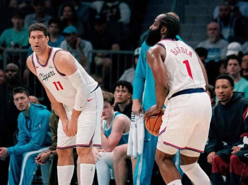 灯泡重聚！此前合作时保罗16.6分7.7助，哈登31.8分7.5助的简单介绍