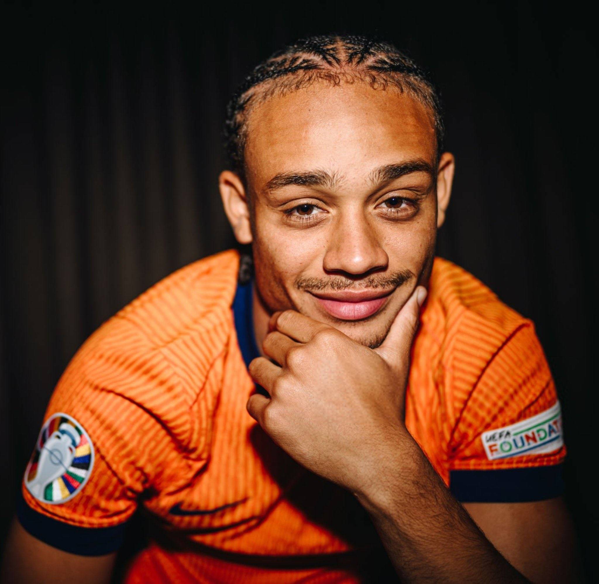 莱比锡愿7000万欧卖哈维-西蒙斯，目前的简单介绍