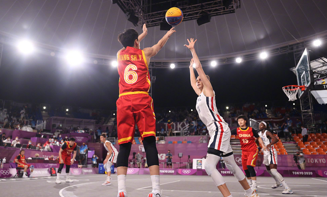 关于轻松！杨舒予16分钟得分上双王思雨7助攻盘活进攻的信息