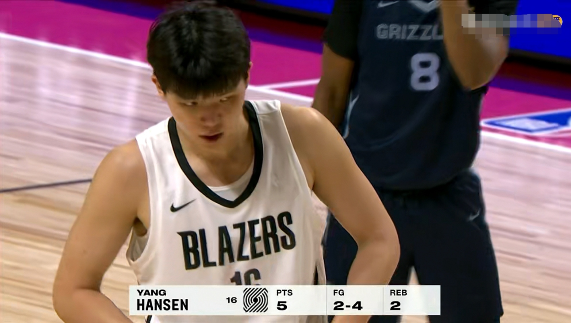 杨瀚森背靠背10+5+5失误夏联次战开拓者遭灰熊逆转的简单介绍