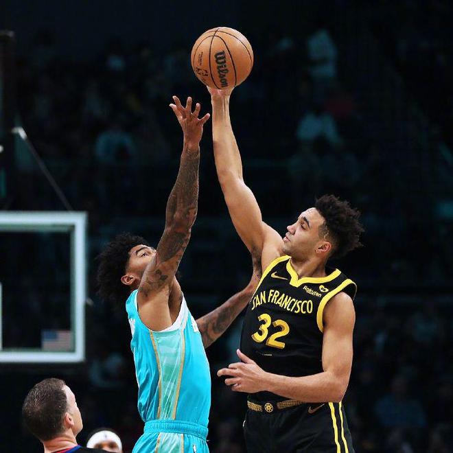 芬尼-史密斯成交易添头，火箭快船谈判关键的简单介绍