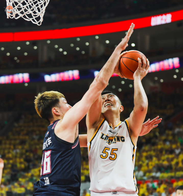 关于CBA-辽宁主场不敌上海男篮杨鸣场边激动指挥的信息  第2张