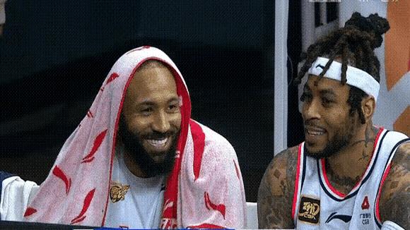 包含杜锋:徐杰&奎因伤了人员轮转很困难,我和老朱也不能上去打的词条 第2张