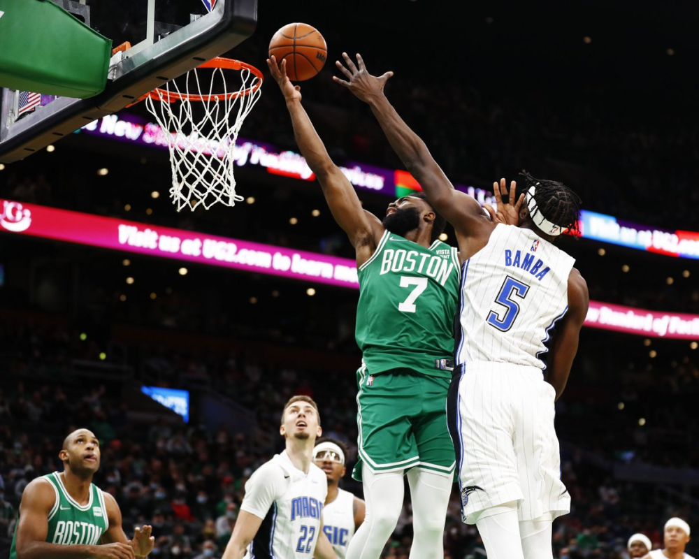 布朗50分怀特29分，凯尔特人146-115击败快船的简单介绍