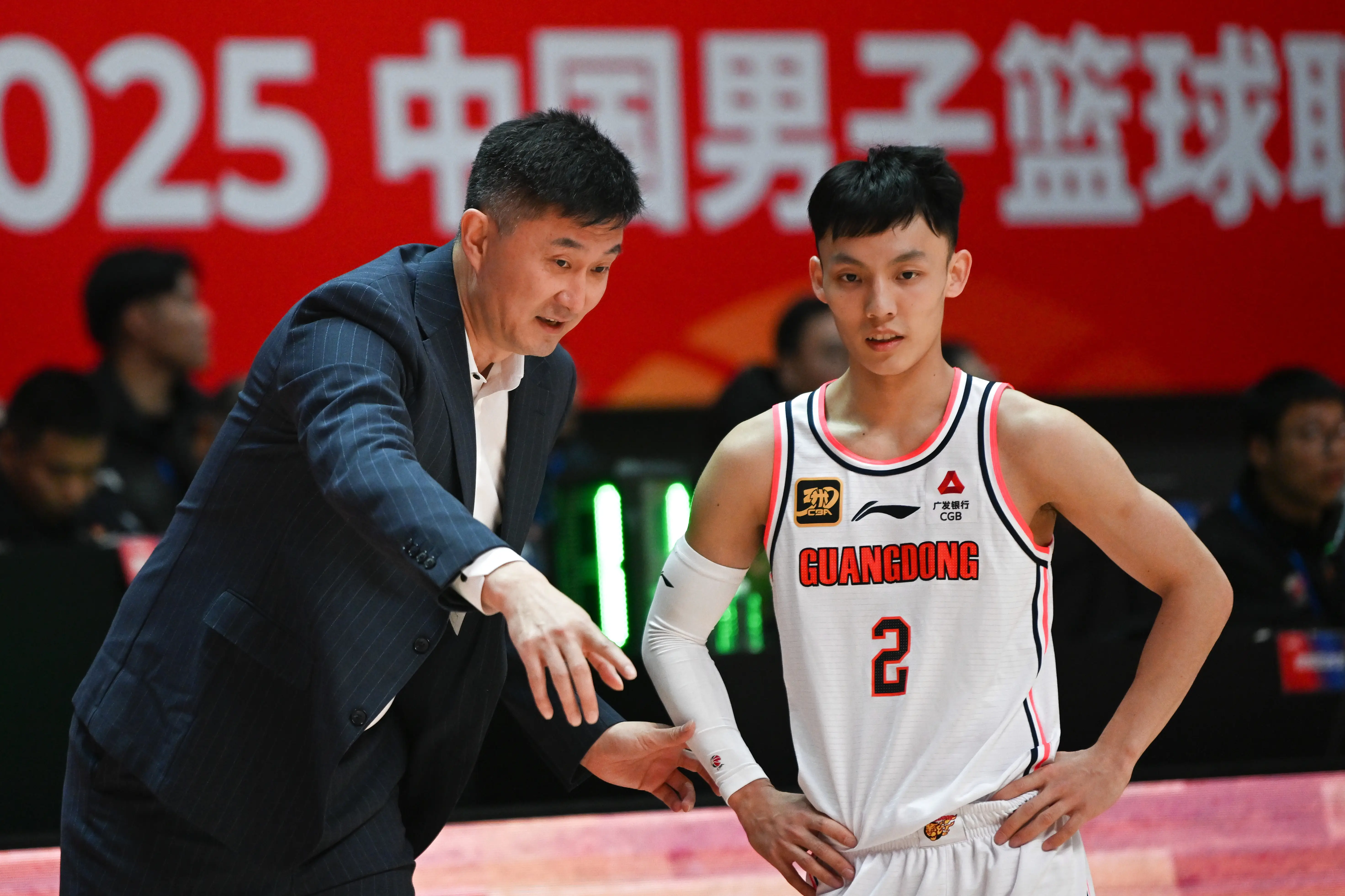 关于CBA排名更新！广厦双杀北京，广东力克北控，上海险胜浙江，深圳终结浙江连胜的信息