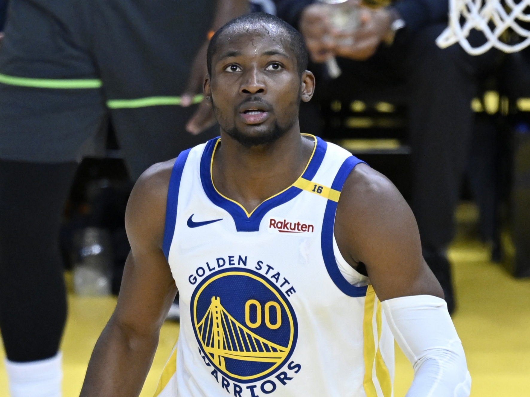 库里库明加缺战亚历山大30+7雷霆狂胜残阵勇士37分的简单介绍  第2张