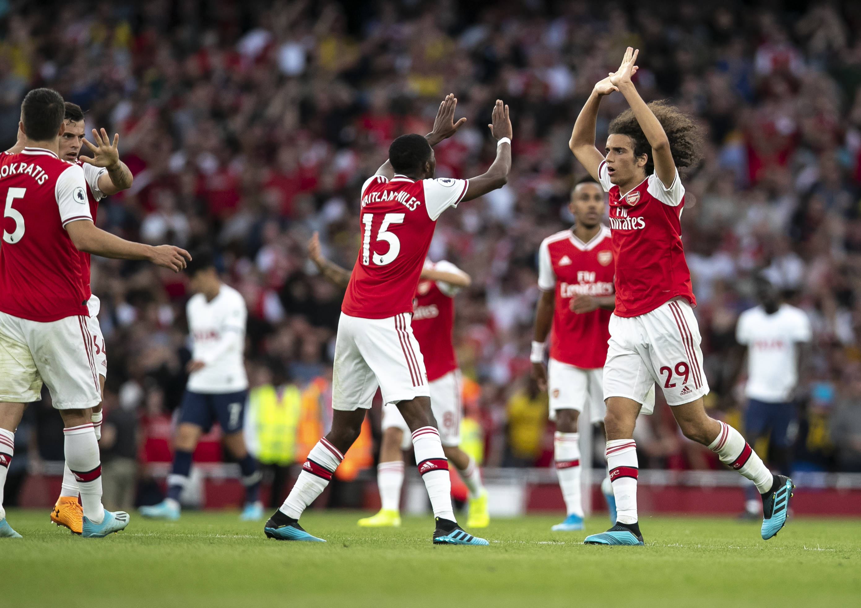 随着利物浦、曼城均遭补时绝平,英超最新积分榜出炉:阿森纳领跑的简单介绍 第3张