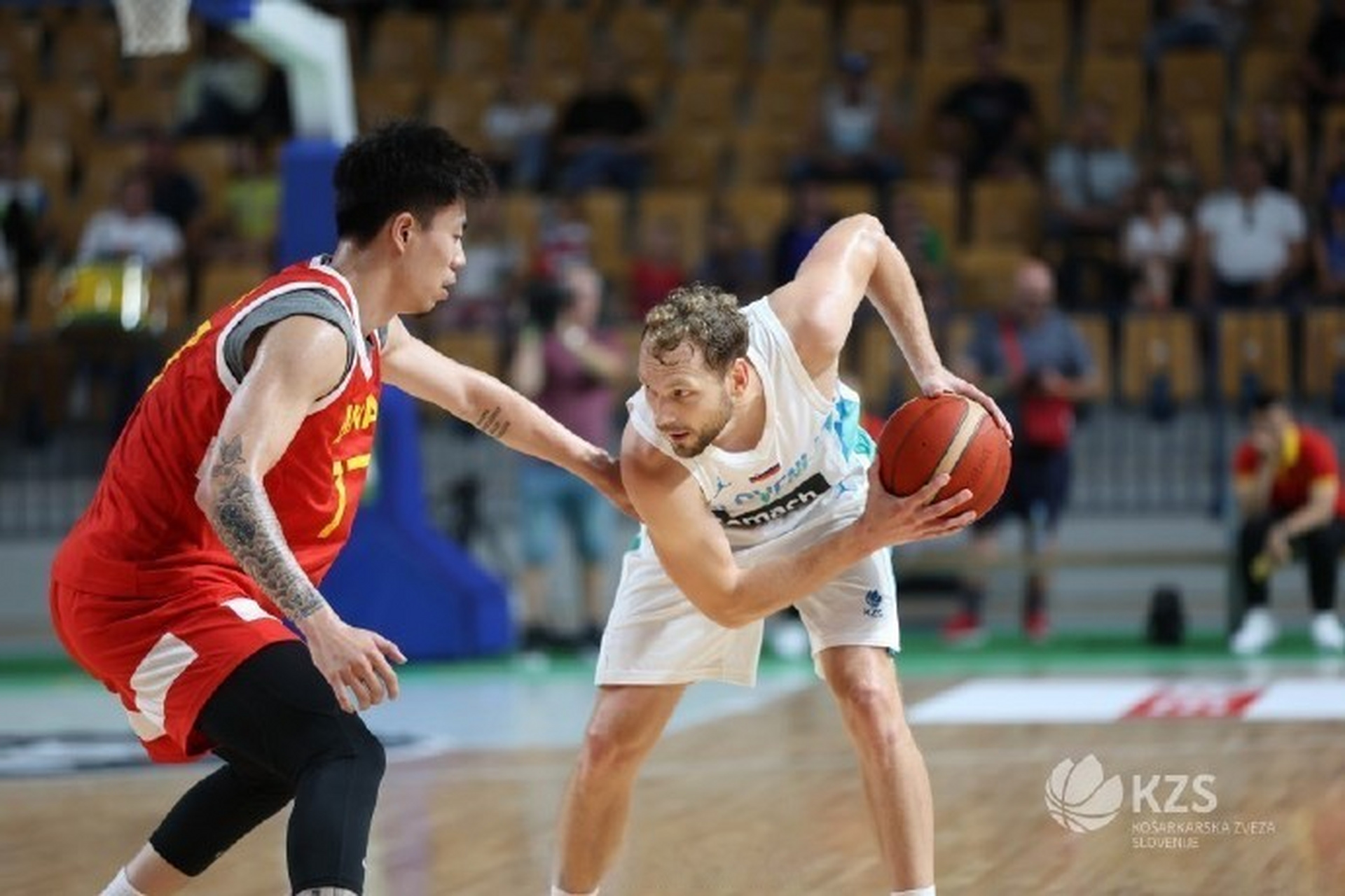 福建男篮发文总结比赛：燃尽，加时惜败新疆无缘三连胜的简单介绍  第2张